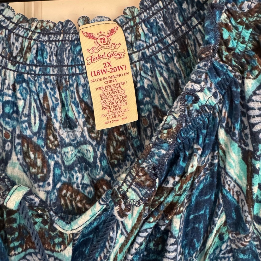 Very soft Faded Glory Blue and Black Women's Blouse. 2x - Picture 2 of 3